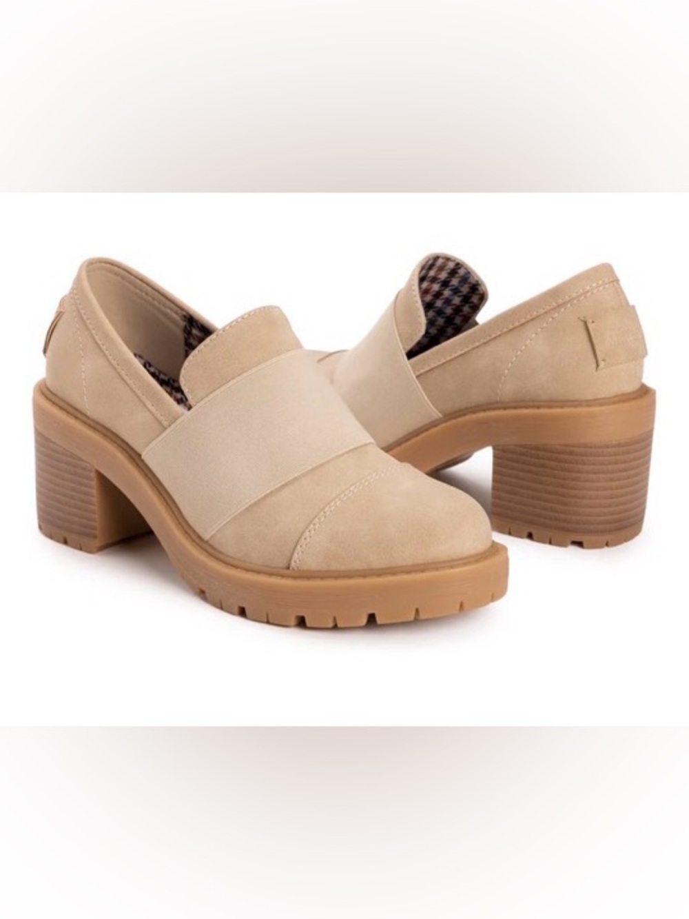 MUK LUKs Lucy Lettie loafers in oatmeal. Women’s size 10